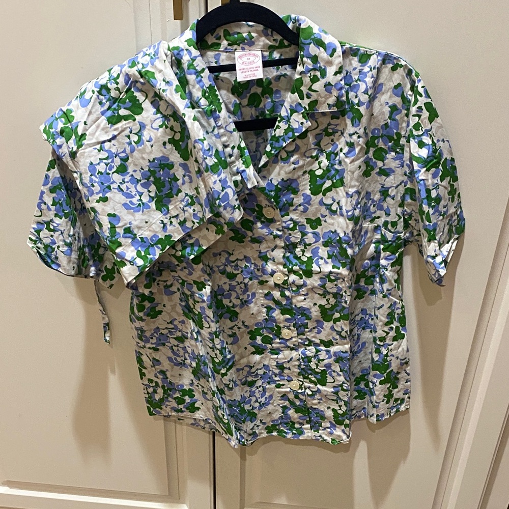 Brooks Brothers women’s pajamas. Sz medium